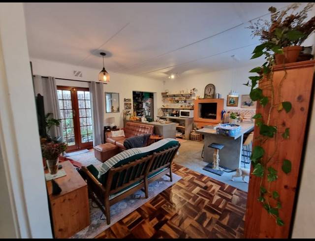 3 BEDROOM HOUSE FOR SALE IN BOSTON